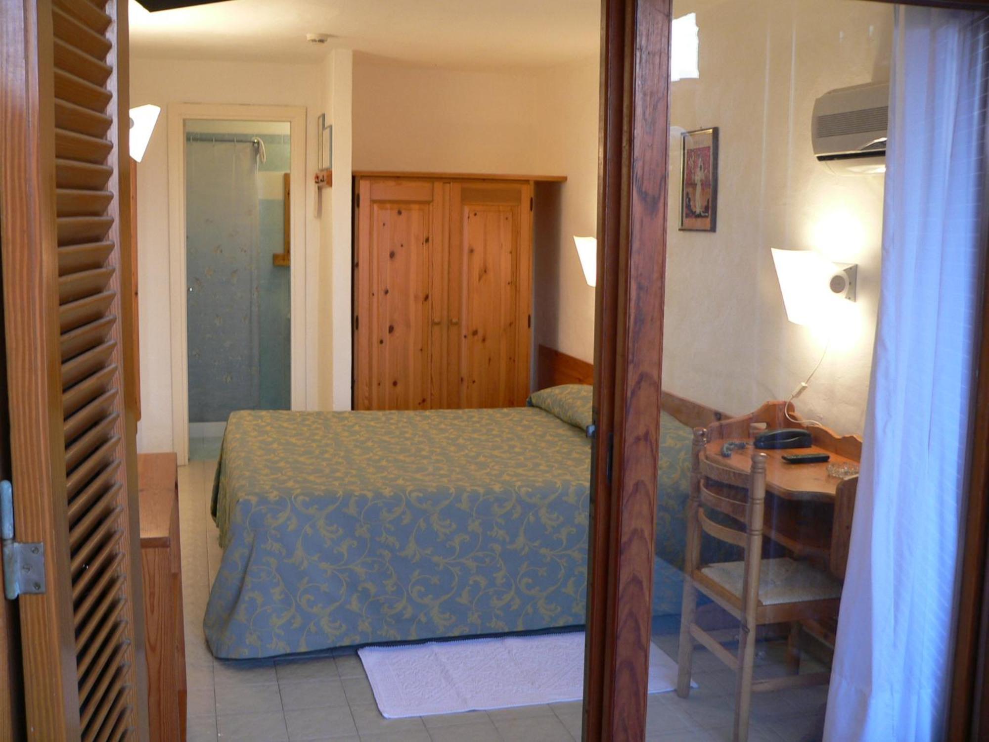 Hotel Olimpia Baja Sardinia Kültér fotó