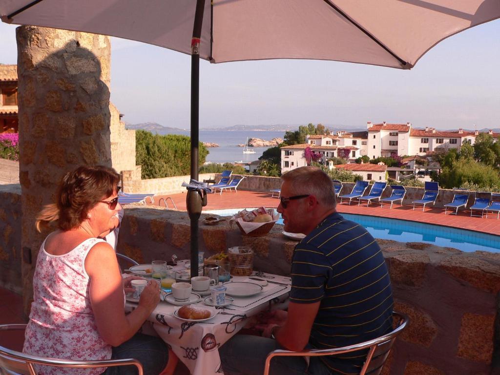 Hotel Olimpia Baja Sardinia Kültér fotó